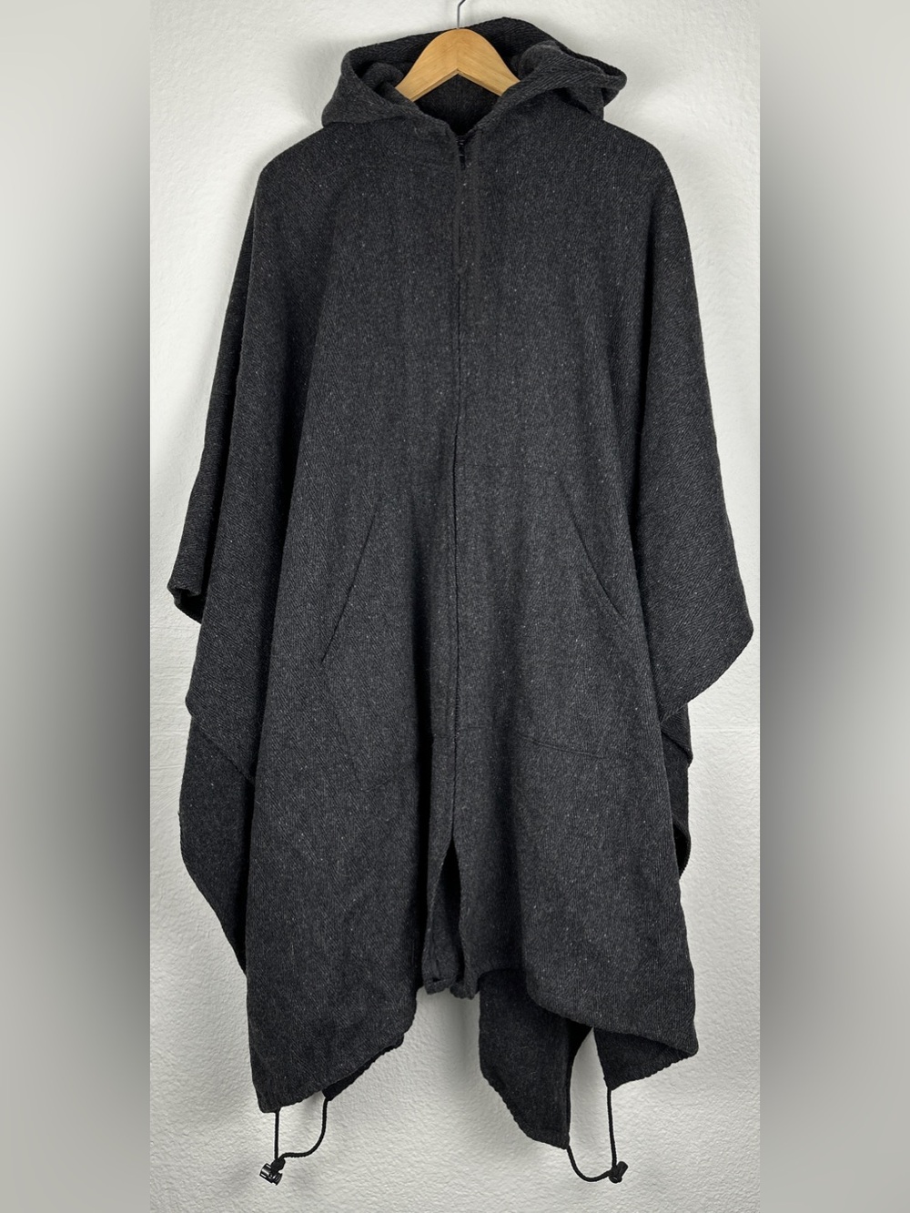 Mariann Boston Philadelphia 100% Wool Hooded Cape Poncho Charcoal Made in USA